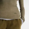 Jersey fino de cuello alto